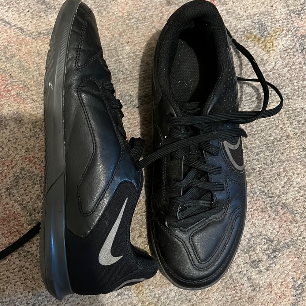 Nike tiempo indoor soccer shoes
